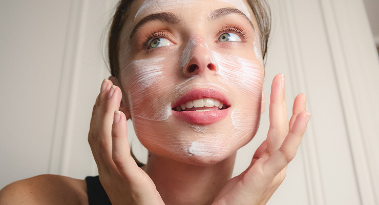 メイク前の“保湿”が鍵｜ツヤ肌メイクの秘訣